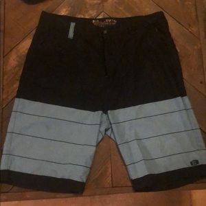Billabong land and water boardshorts